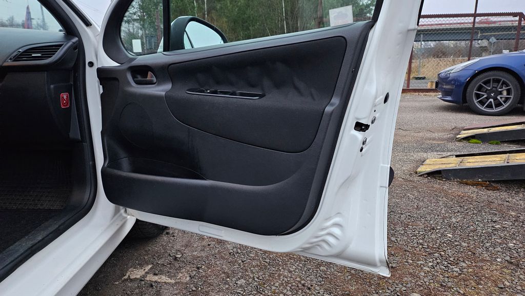 Peugeot 207 Hatchback 1,4 l 50 kw