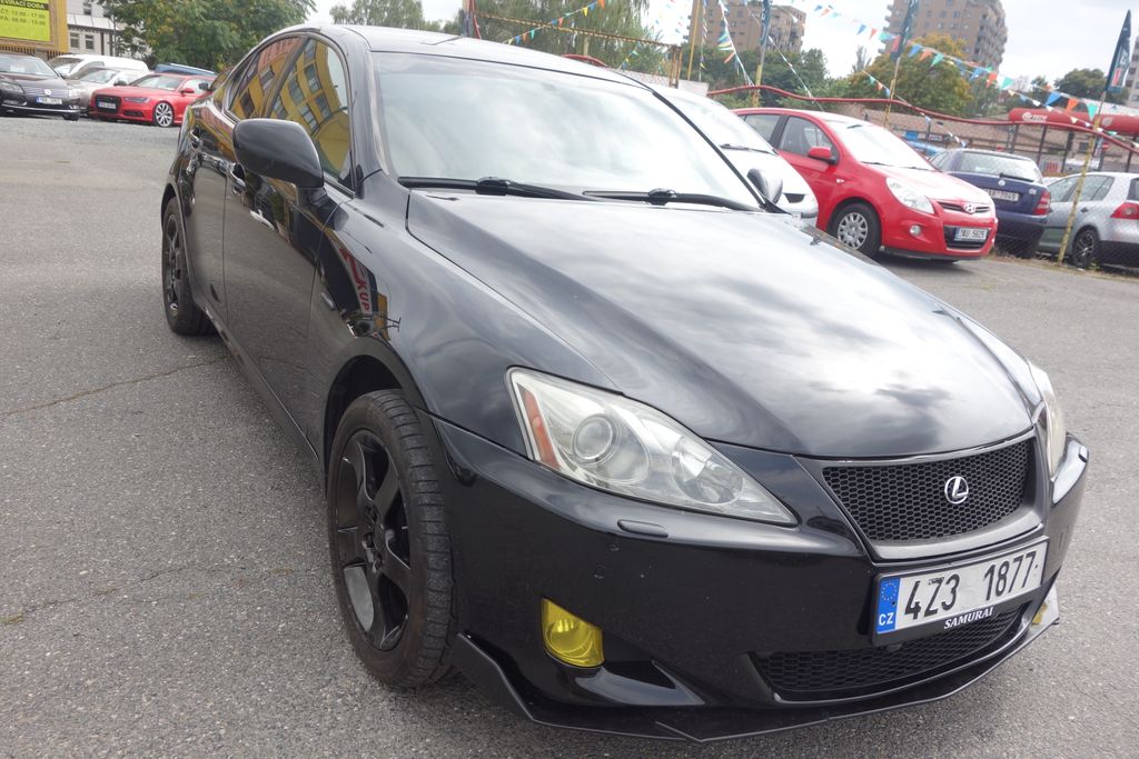 Lexus IS 220