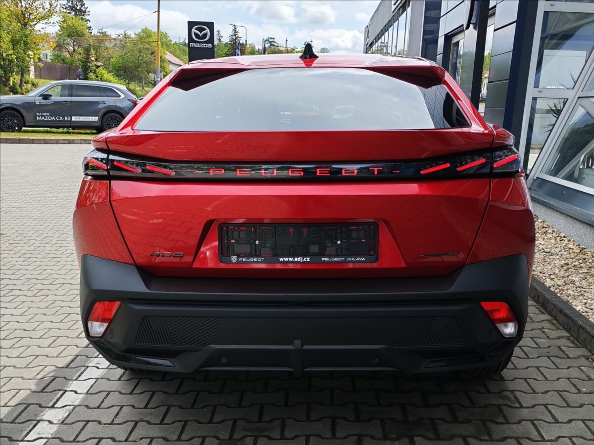 Peugeot 408 Sedan / Limuzína 1,2 l 107 kw