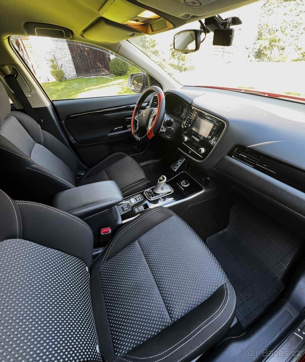Mitsubishi Outlander SUV / Terénní 0,0 0