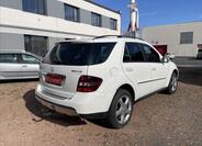 Mercedes-Benz Třídy M SUV 3,0 l 165 kw