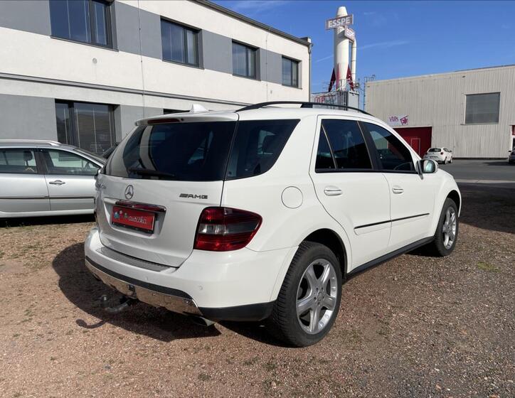 Mercedes-Benz Třídy M SUV 3,0 l 165 kw