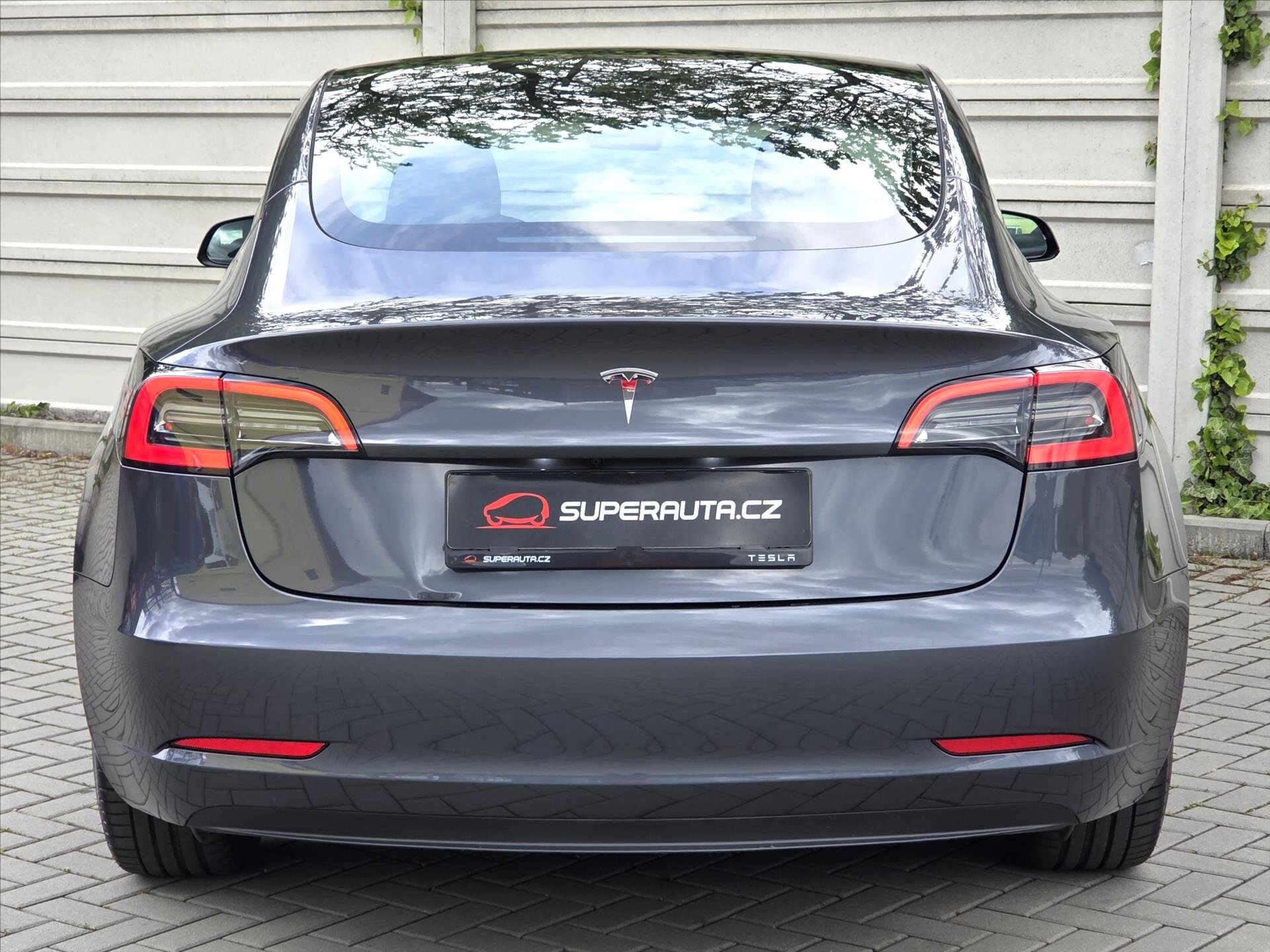 Tesla Model 3 Sedan / Limuzína 0,0 208 kw