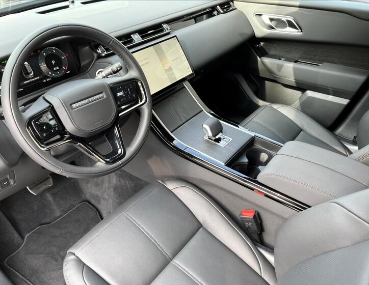 Land Rover Range Rover Velar 14