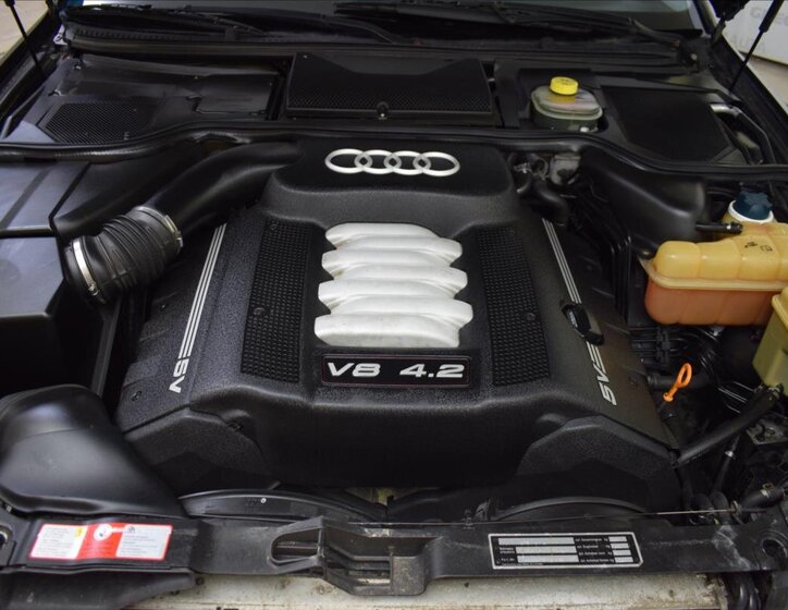 Audi S8 Sedan 4,2 l 265 kw