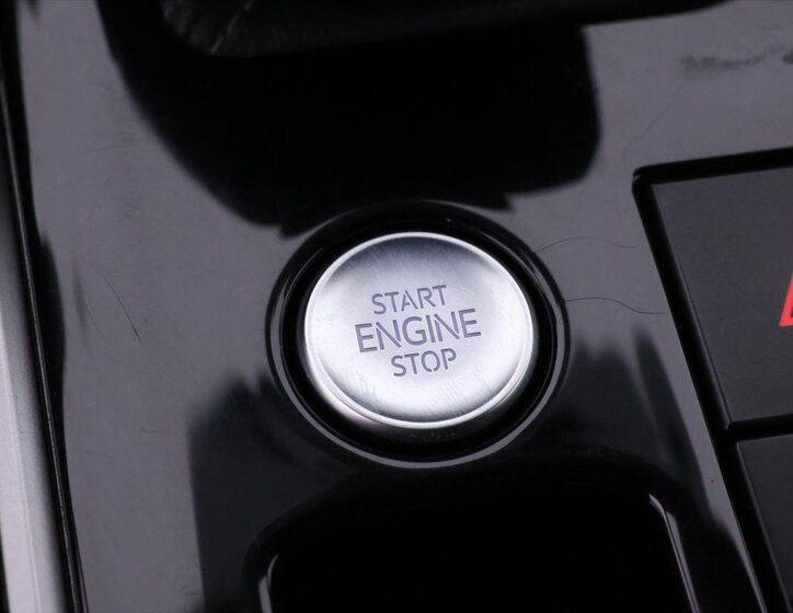 Volkswagen Touareg SUV / Terénní 3,0 l 210 kw