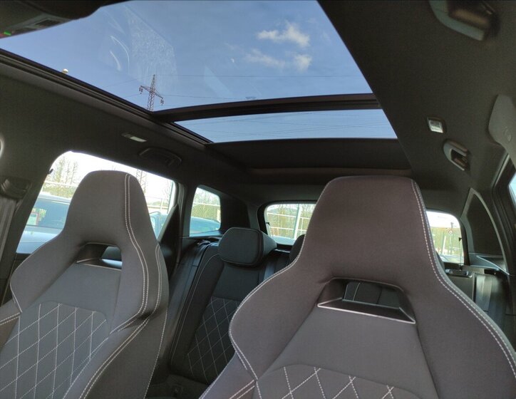 Škoda Karoq SUV / Terénní 1,5 l 110 kw