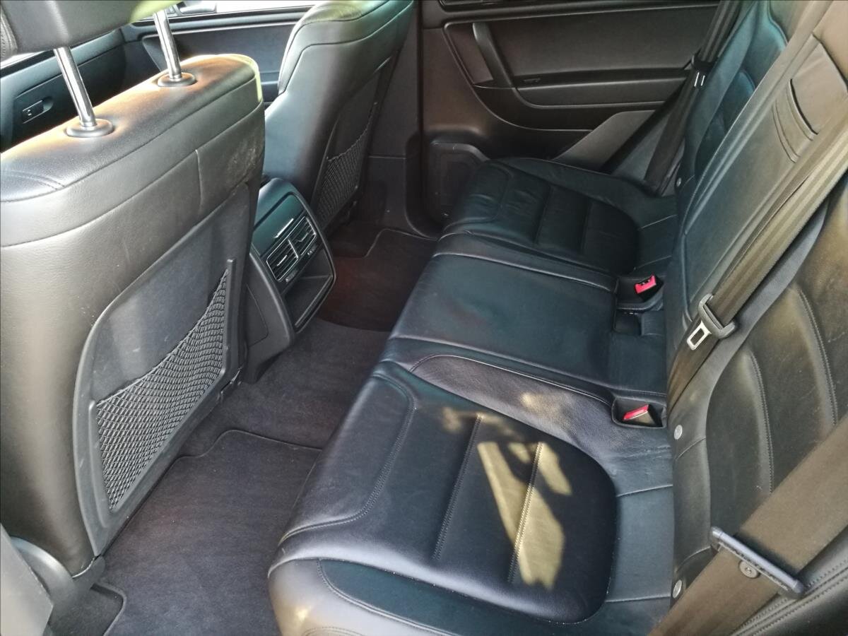 Volkswagen Touareg Kombi 3,0 l 180 kw