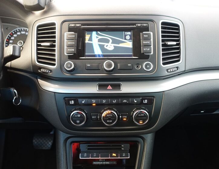 Volkswagen Sharan 11