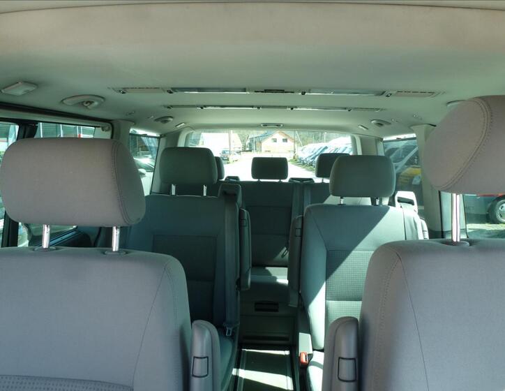 Volkswagen Multivan 37