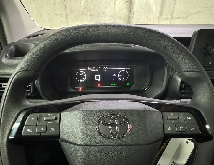 Toyota ProAce City 13