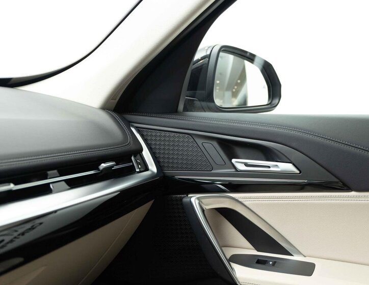 BMW iX1 SUV / Terénní 0,0 225 kw