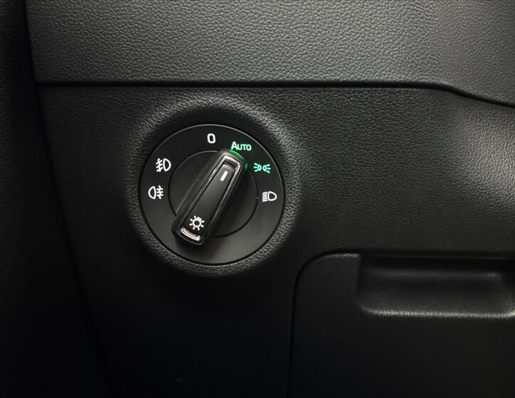 Škoda Karoq SUV / Terénní 1,5 l 110 kw