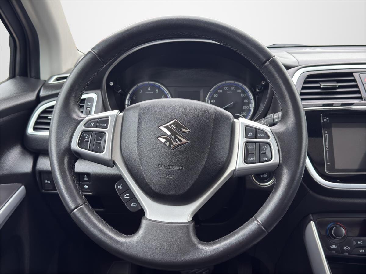 Suzuki SX4 S-Cross SUV / Terénní 1,4 l 103 kw