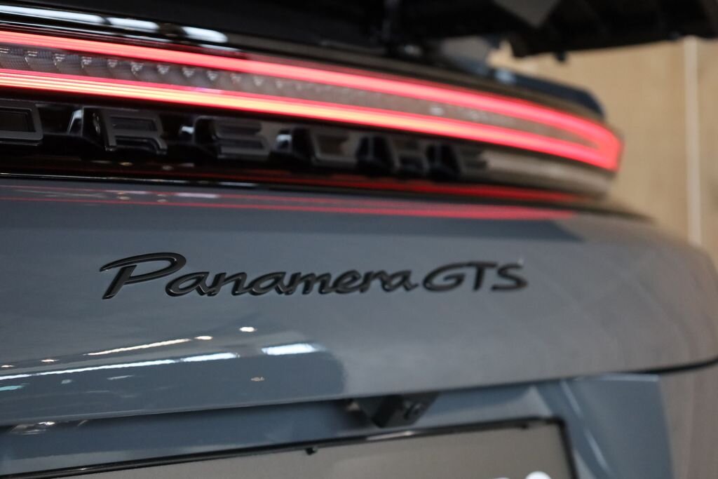 Porsche Panamera Sedan / Limuzína 4,0 l 368 kw