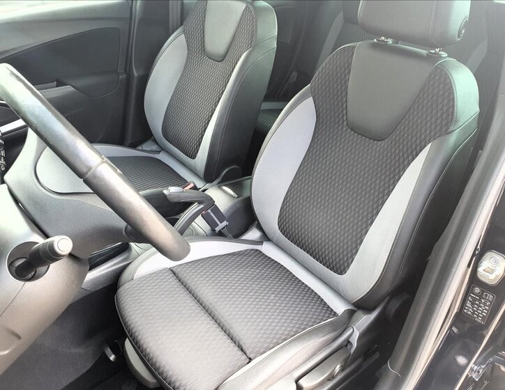 Opel Crossland X SUV 1,5 l 75 kw