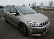 Volkswagen Touran 1