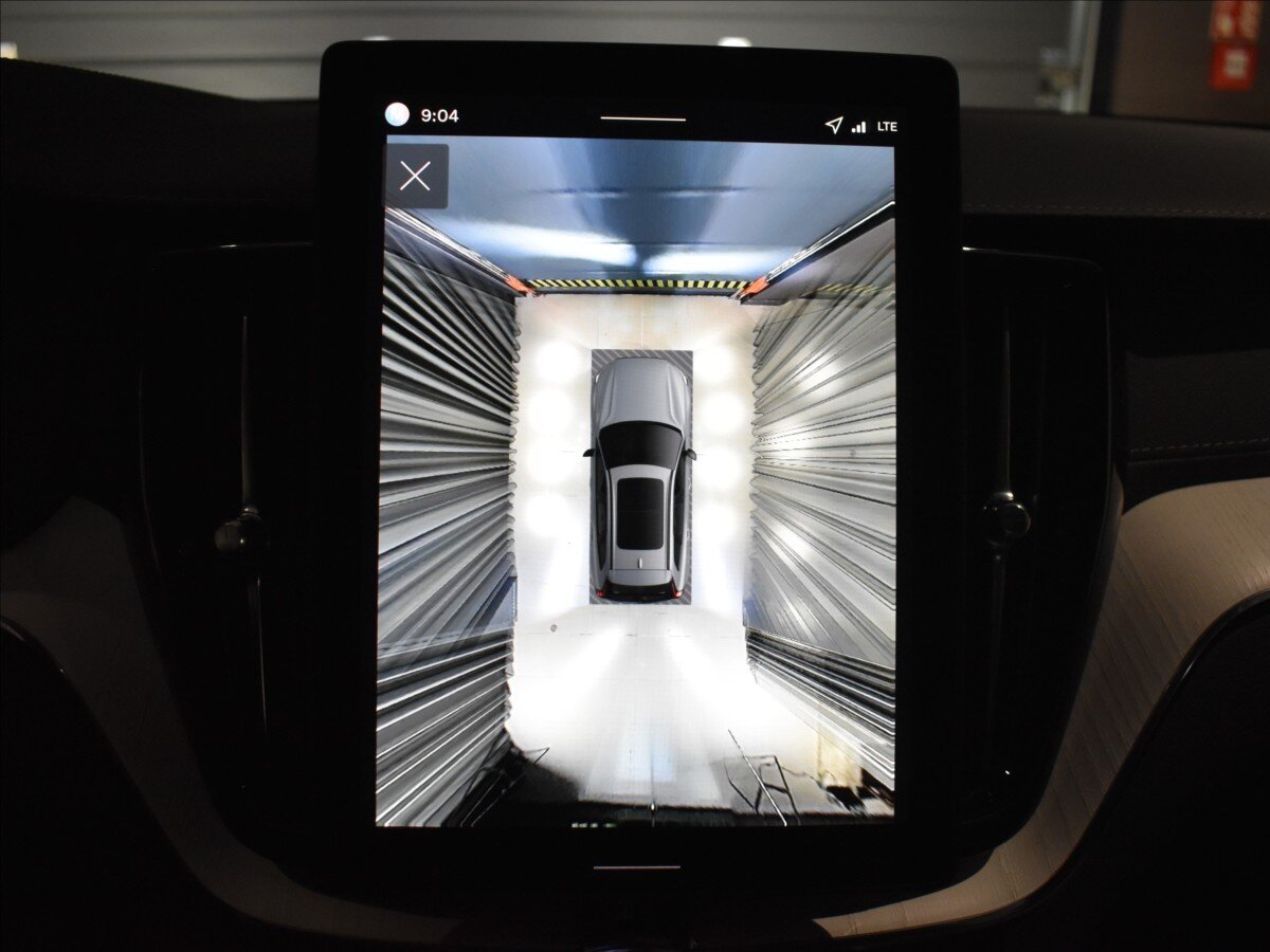 Volvo XC60 SUV / Terénní 2,0 l 184 kw