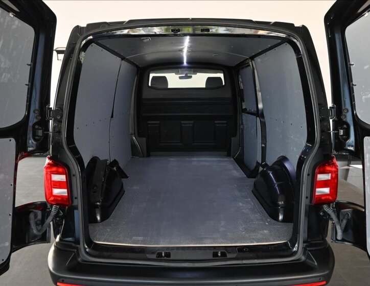 Volkswagen Transporter Skříň 2,0 l 75 kw