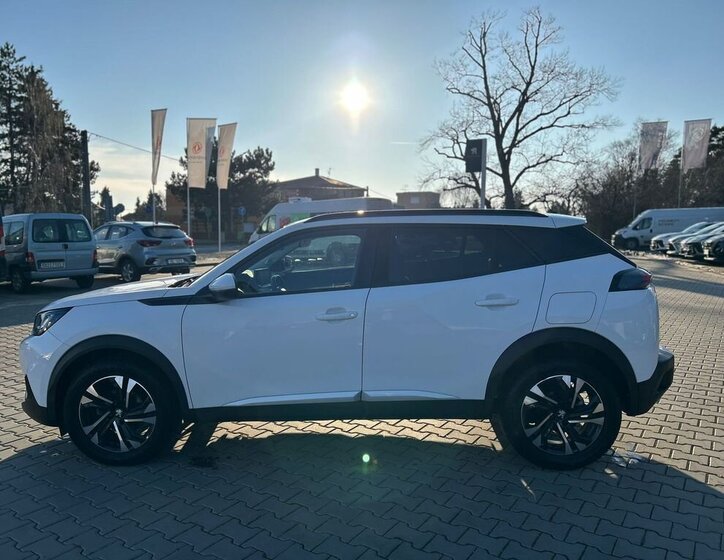 Peugeot 2008 SUV 1,2 l 74 kw