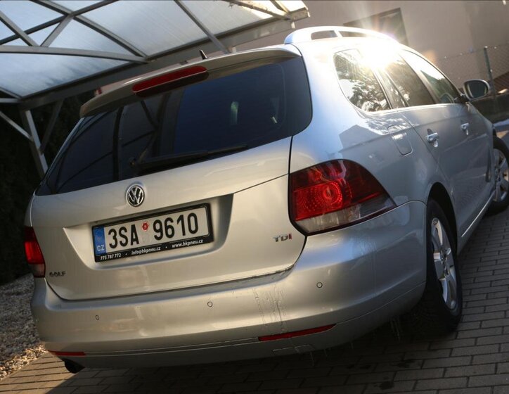 Volkswagen Golf Kombi 1,6 l 77 kw