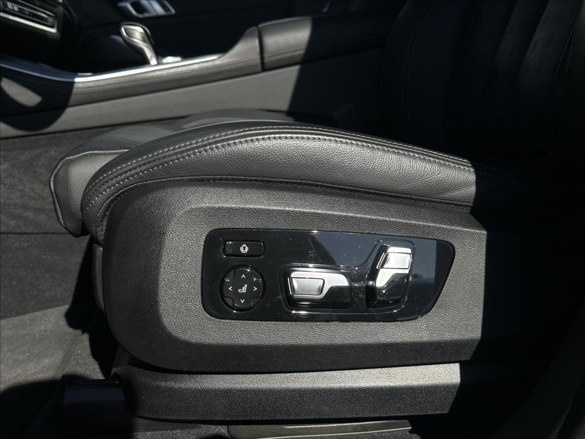 BMW X5 SUV 3,0 l 210 kw