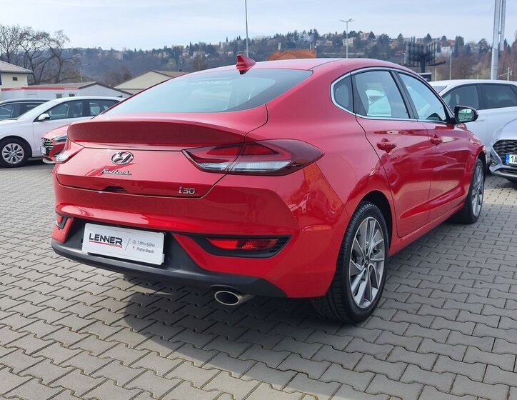 Hyundai i30 Liftback 1,4 l 103 kw