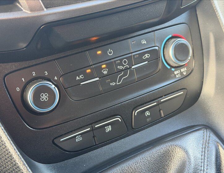 Ford Transit Connect Pick-up 1,5 l 73 kw