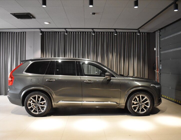 Volvo XC90 SUV / Terénní 2,0 l 177 kw