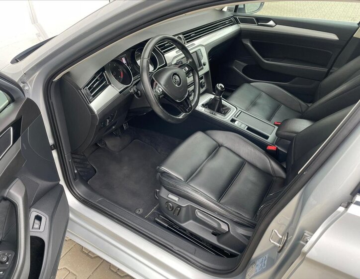 Volkswagen Passat 12