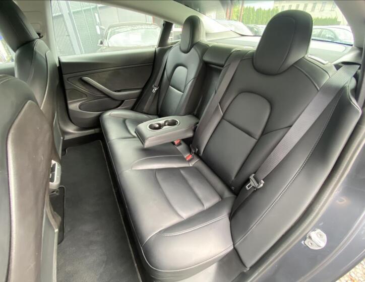 Tesla Model 3 36