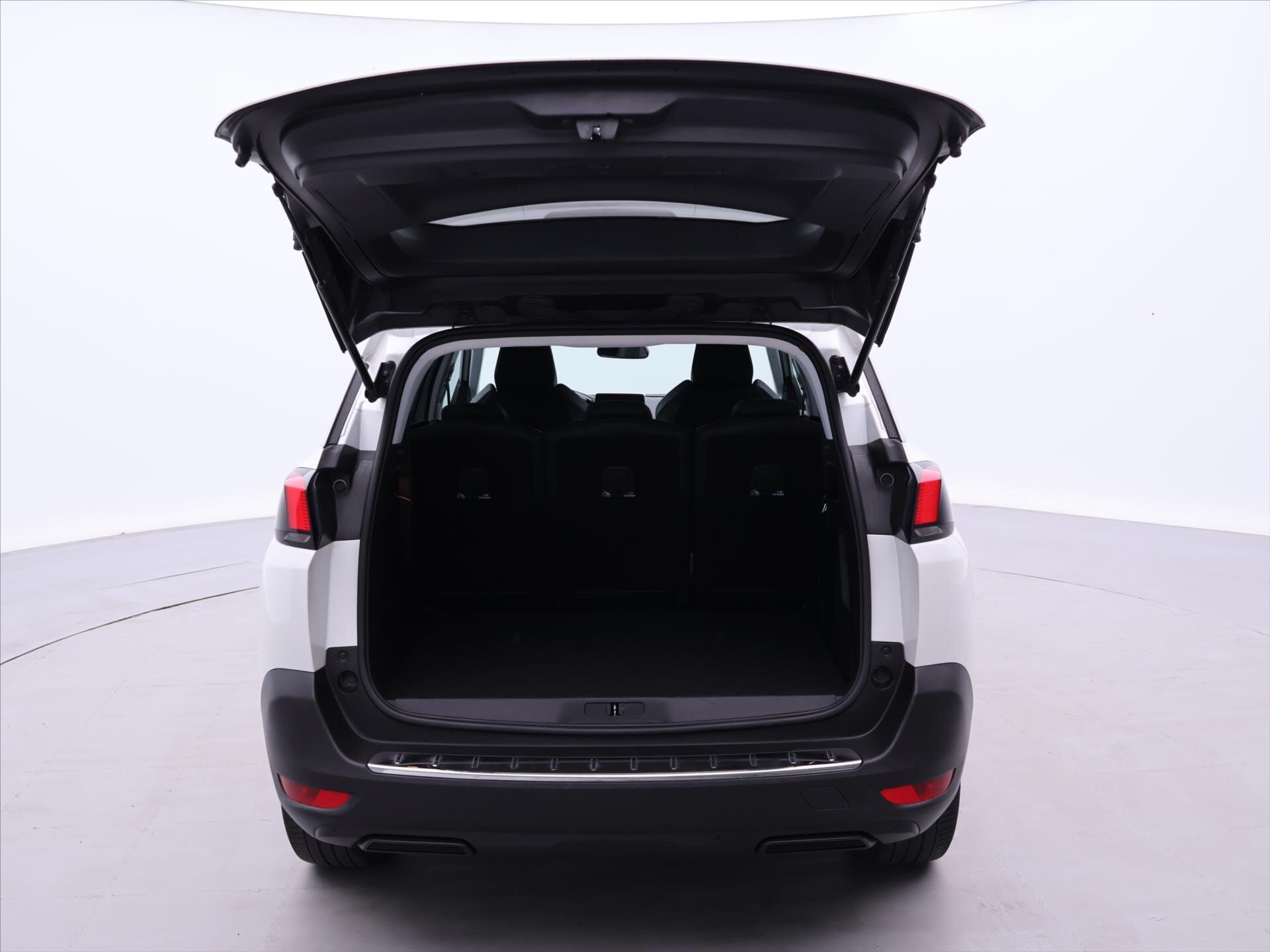 Peugeot 5008 SUV 1,2 l 96 kw