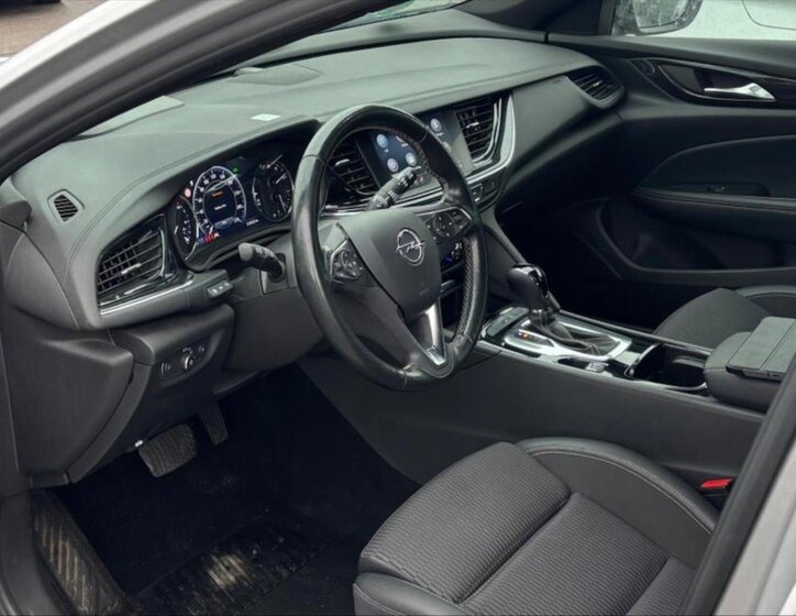 Opel Insignia Kombi 2,0 l 128 kw