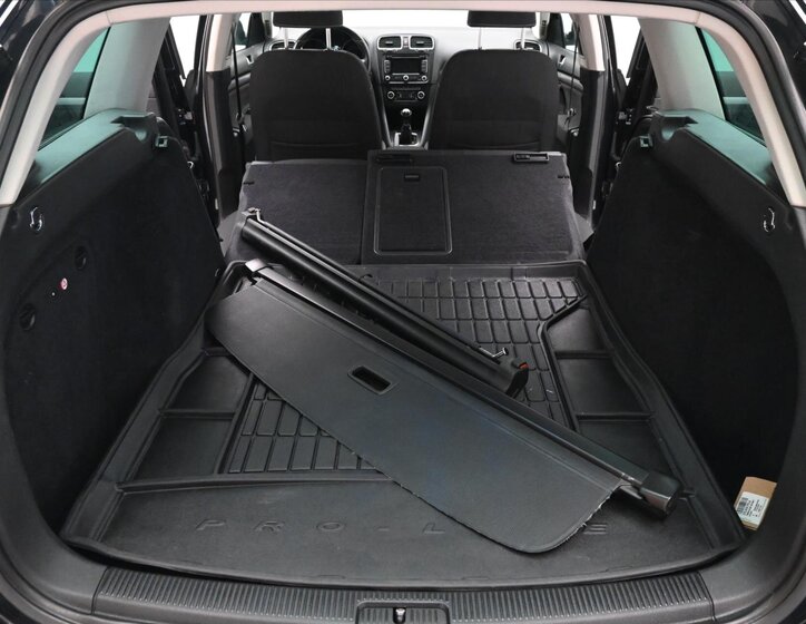 Volkswagen Golf Kombi 1,6 l 77 kw