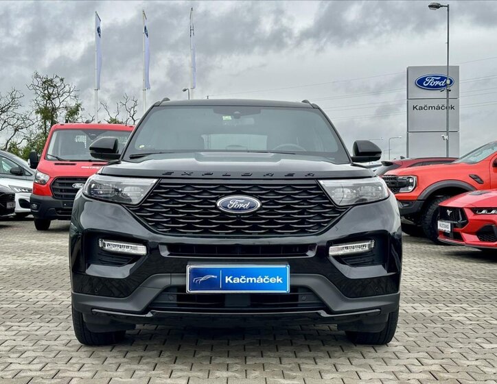 Ford Explorer 8