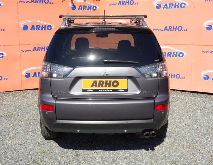 Mitsubishi Outlander 6