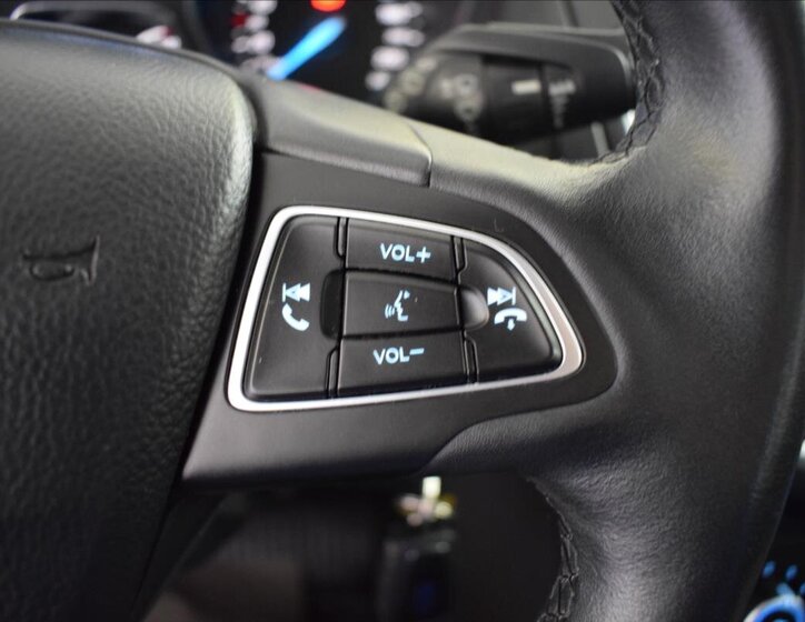 Ford Focus Kombi 999,0 92 kw