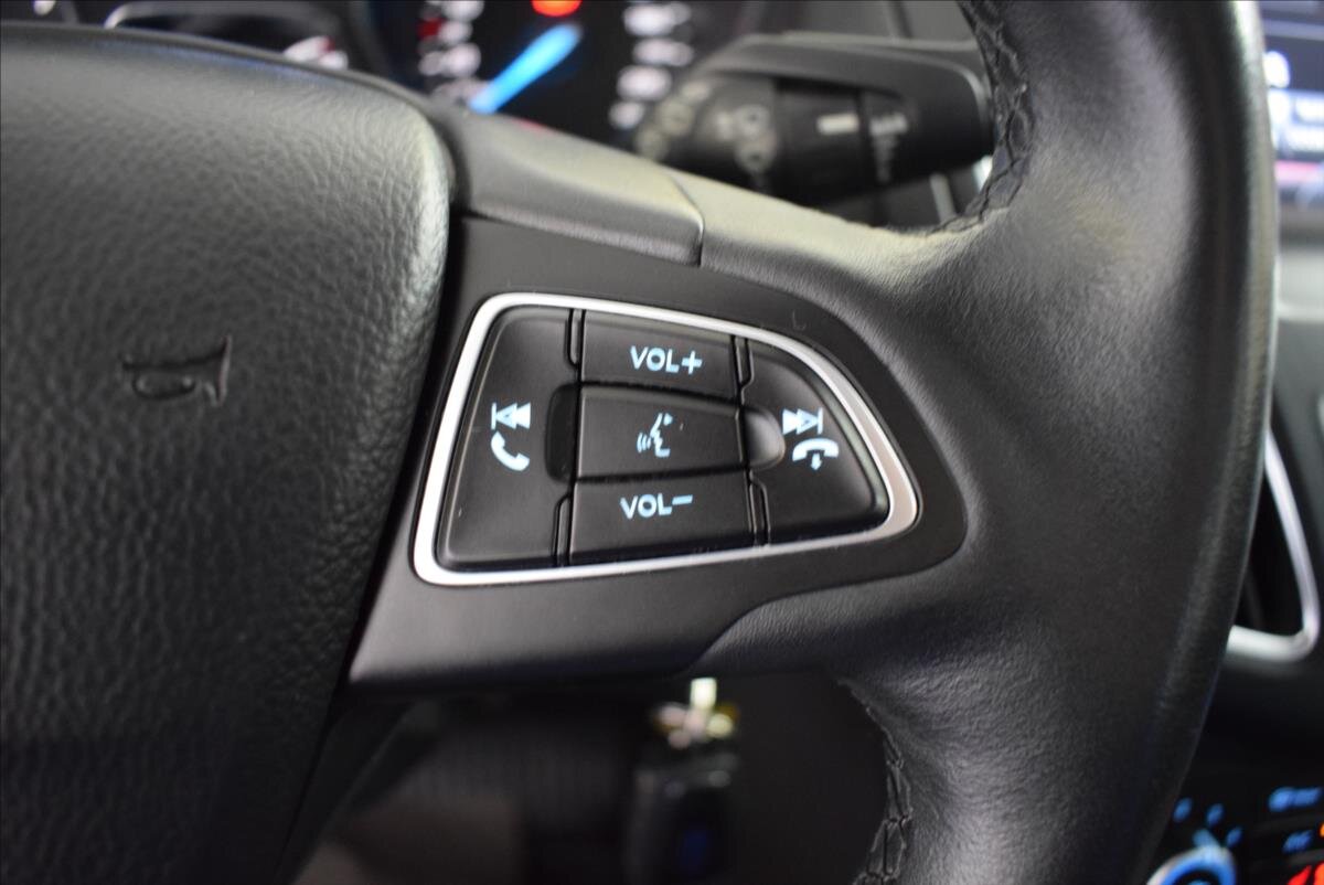 Ford Focus Kombi 999,0 92 kw