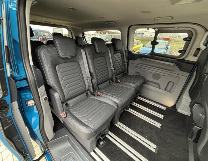 Ford Tourneo Custom MPV 0,0 160 kw