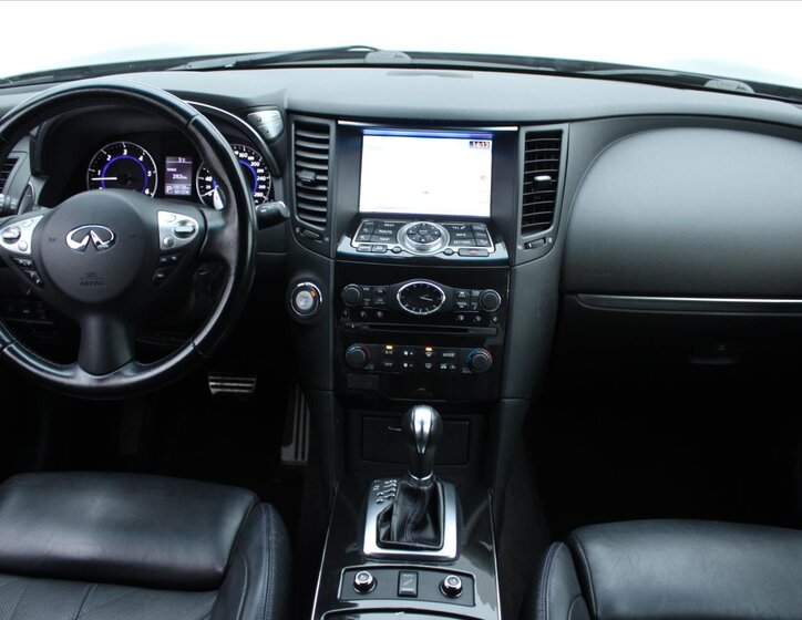 Infiniti QX70 SUV 3,0 l 175 kw