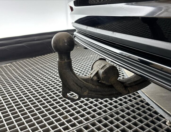 Audi A8 Sedan / Limuzína 3,0 l 210 kw