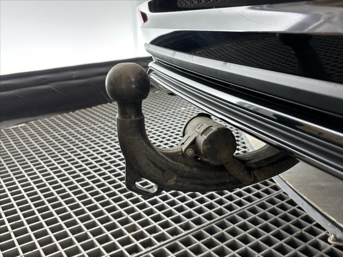 Audi A8 Sedan / Limuzína 3,0 l 210 kw