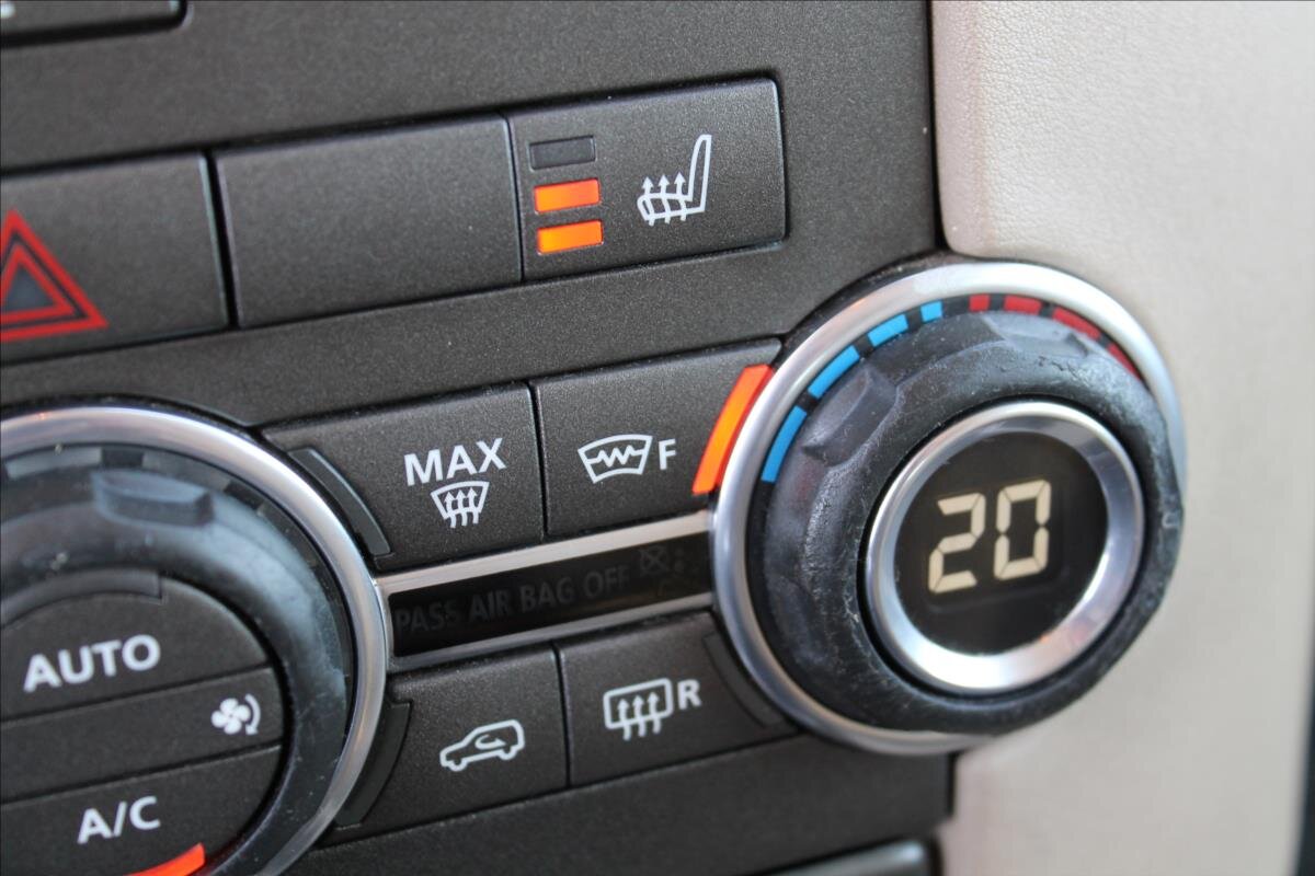 Land Rover Discovery SUV / Terénní 3,0 l 155 kw