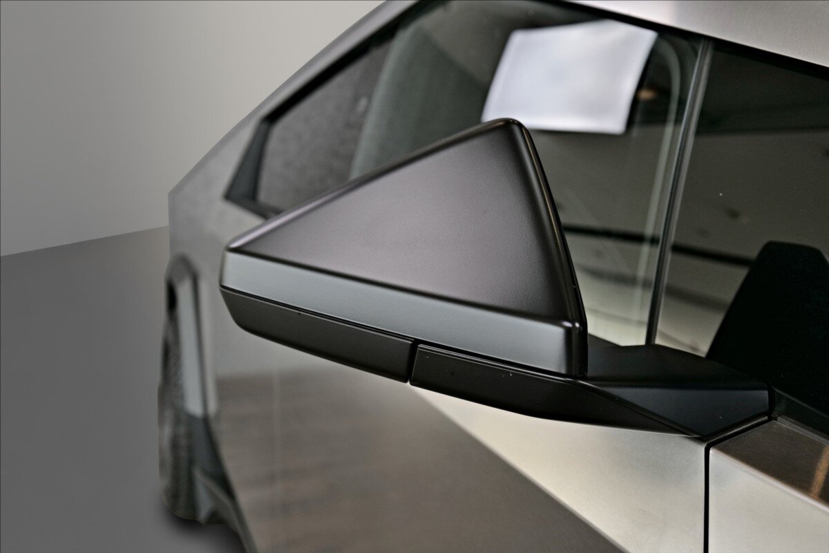 Tesla Ostatní SUV 0,0 450 kw