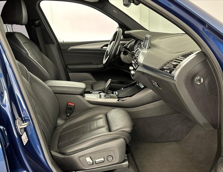 BMW X3 SUV / Terénní 2,0 l 140 kw