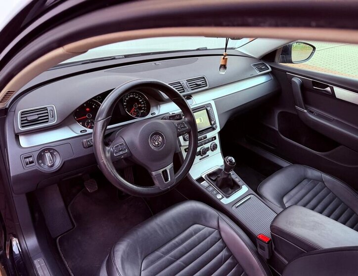 Volkswagen Passat Sedan / Limuzína 2,0 l 130 kw