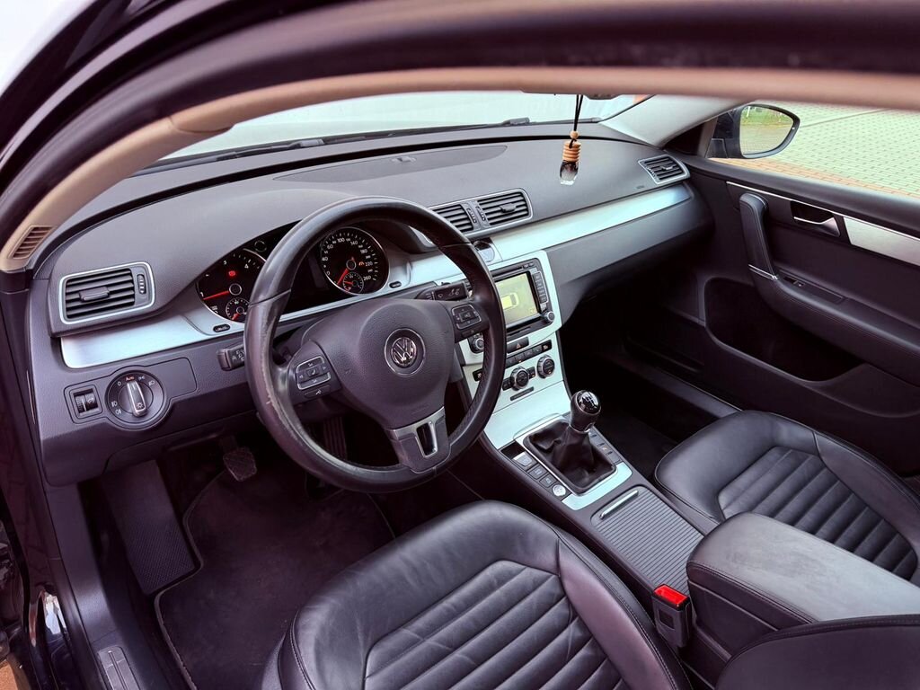 Volkswagen Passat Sedan / Limuzína 2,0 l 130 kw