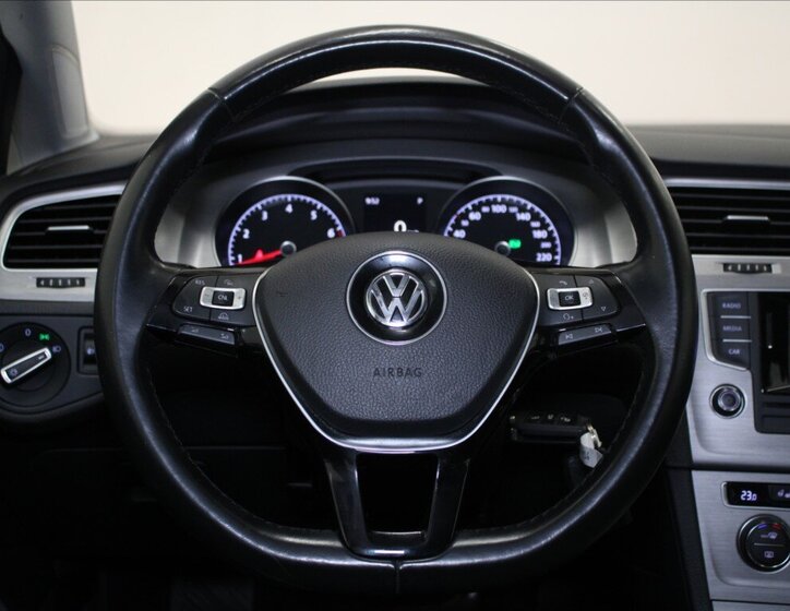 Volkswagen Golf Hatchback 1,2 l 81 kw