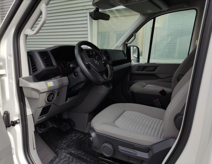 Volkswagen Grand California 8