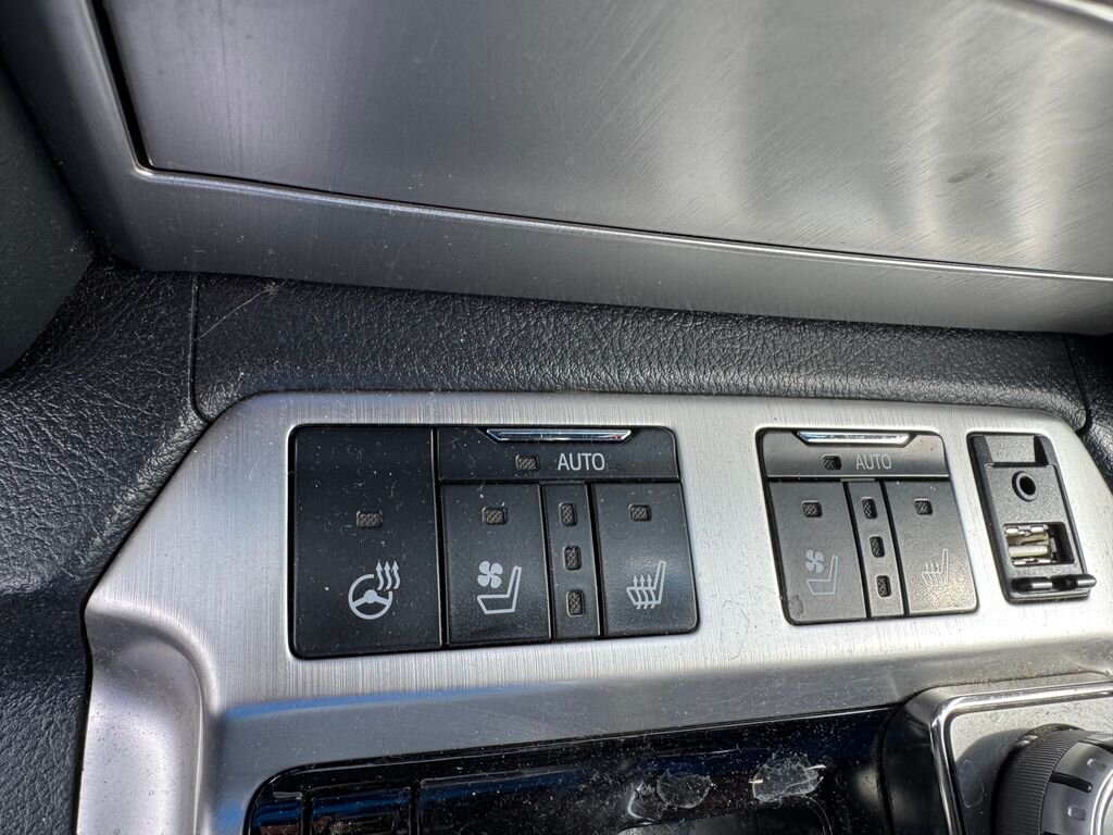 Toyota Land Cruiser SUV / Terénní 4,5 l 186 kw